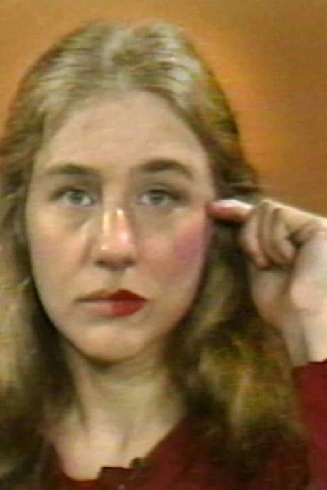 In a live segment for Paper Tiger Television’s public‑access cable show in New York, Rosler systematically deconstructs the messages and imagery in Vogue and its advertisements. She examines how the magazine’s institutional biases shape fashion discourse and highlights the industry’s dependence on sweatshop labor.